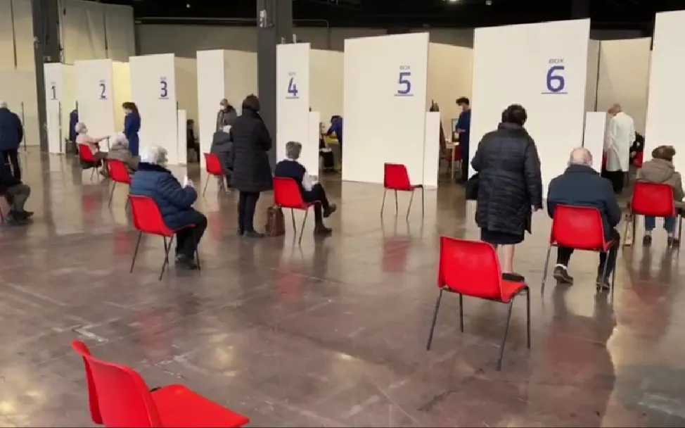 L'hub vaccinale allestito nei padiglioni della Fiera di Vicenza.